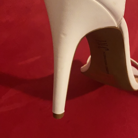 INC International Concepts white strappy sandals - Picture 7 of 7